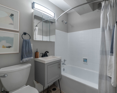 5815 N Sheridan Road - Photo Thumbnail 2