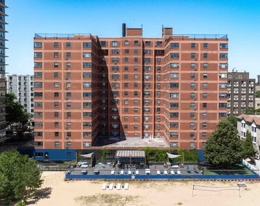 5815 N Sheridan Road - Photo Thumbnail 11