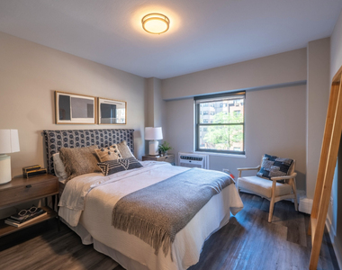 5815 N Sheridan Road - Photo Thumbnail 3
