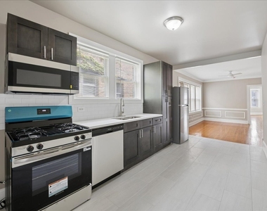 7730 S Essex Avenue - Photo Thumbnail 9