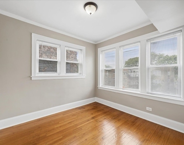 7730 S Essex Avenue - Photo Thumbnail 13