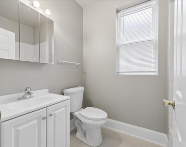 7730 S Essex Avenue - Photo Thumbnail 5
