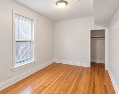 2833 N Albany Avenue - Photo Thumbnail 6