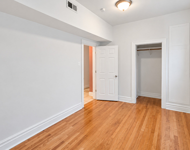 2833 N Albany Avenue - Photo Thumbnail 8
