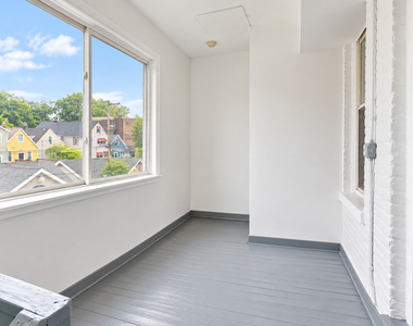 2833 N Albany Avenue - Photo Thumbnail 3