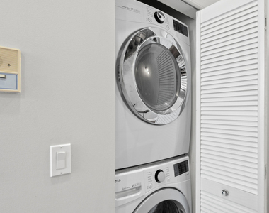919 N Hermitage Avenue - Photo Thumbnail 15