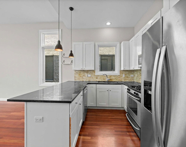 919 N Hermitage Avenue - Photo Thumbnail 4