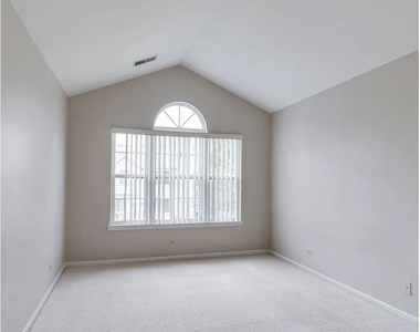 1 S Oakhurst Drive - Photo Thumbnail 12