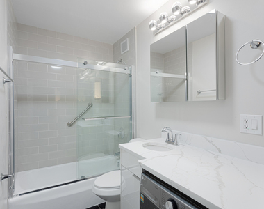 6166 N Sheridan Road - Photo Thumbnail 8