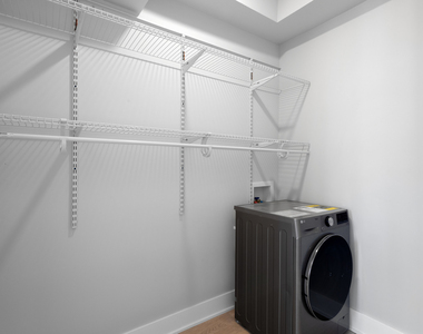1634 W Howard Street - Photo Thumbnail 6