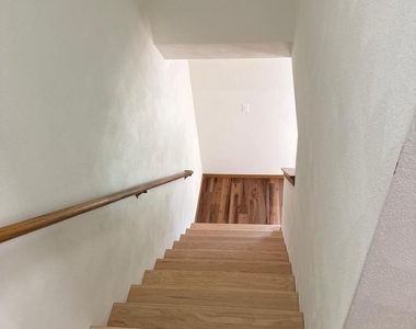 387 Shay Drive - Photo Thumbnail 18