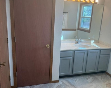 387 Shay Drive - Photo Thumbnail 10