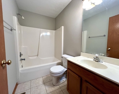 1172 Rose Drive - Photo Thumbnail 11