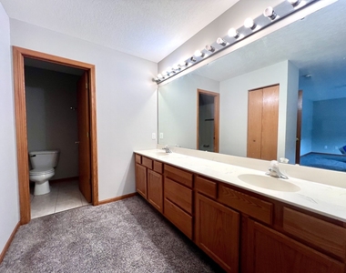 1172 Rose Drive - Photo Thumbnail 13