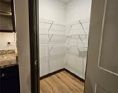 3314 Stonewall Lane - Photo Thumbnail 7