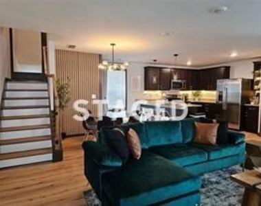3314 Stonewall Lane - Photo Thumbnail 3