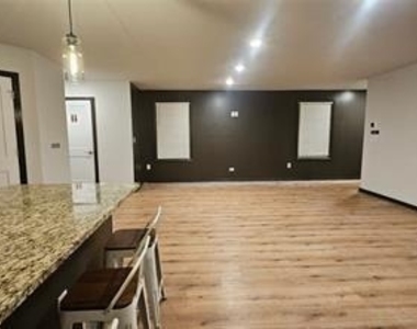 3314 Stonewall Lane - Photo Thumbnail 8