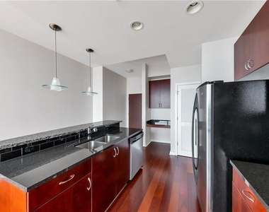 400 W Peachtree Street Nw - Photo Thumbnail 2