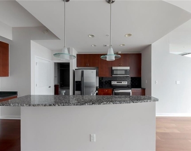 400 W Peachtree Street Nw - Photo Thumbnail 1