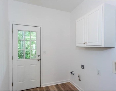 3967 Howell Park Road - Photo Thumbnail 8