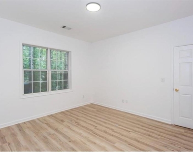 3967 Howell Park Road - Photo Thumbnail 7