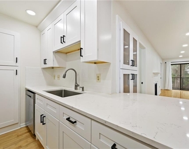 2201 Pine Heights Drive Ne - Photo Thumbnail 15