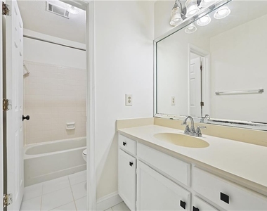2201 Pine Heights Drive Ne - Photo Thumbnail 20