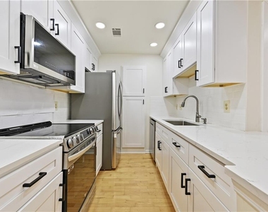 2201 Pine Heights Drive Ne - Photo Thumbnail 14