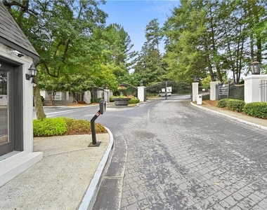 2201 Pine Heights Drive Ne - Photo Thumbnail 1
