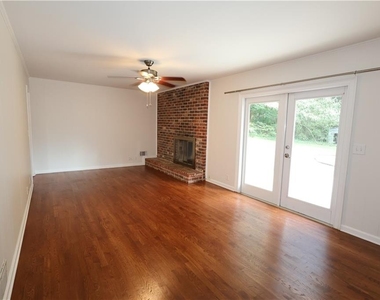 2953 Evans Woods Drive - Photo Thumbnail 6