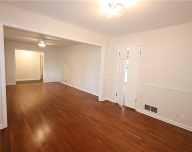 2953 Evans Woods Drive - Photo Thumbnail 8
