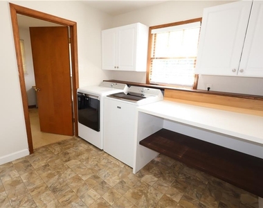 2953 Evans Woods Drive - Photo Thumbnail 10