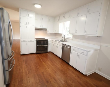2953 Evans Woods Drive - Photo Thumbnail 3