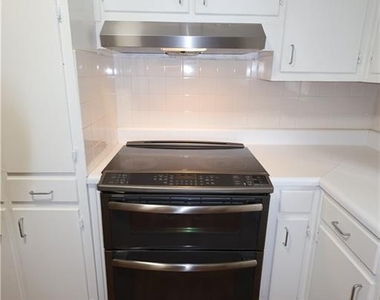 2953 Evans Woods Drive - Photo Thumbnail 5
