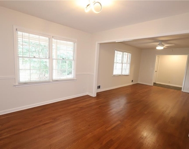 2953 Evans Woods Drive - Photo Thumbnail 7