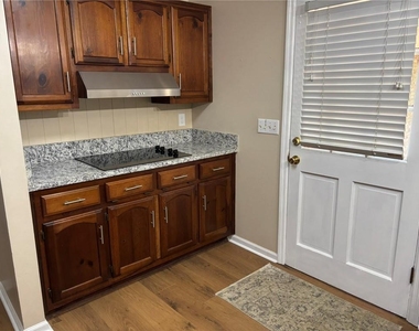 674 Clarke Trail - Photo Thumbnail 8