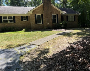 674 Clarke Trail - Photo Thumbnail 2
