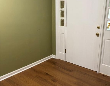 674 Clarke Trail - Photo Thumbnail 16
