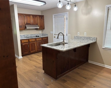 674 Clarke Trail - Photo Thumbnail 14