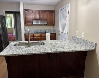 674 Clarke Trail - Photo Thumbnail 10