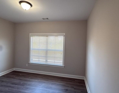 620 Leland Parkway - Photo Thumbnail 24