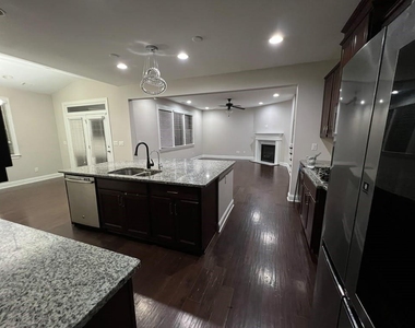 620 Leland Parkway - Photo Thumbnail 7