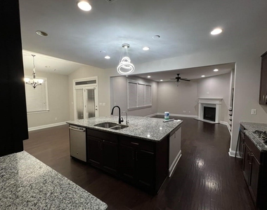 620 Leland Parkway - Photo Thumbnail 6