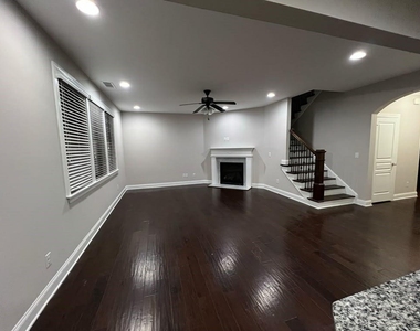 620 Leland Parkway - Photo Thumbnail 3