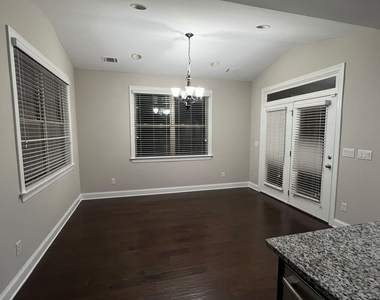 620 Leland Parkway - Photo Thumbnail 12