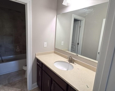 620 Leland Parkway - Photo Thumbnail 27