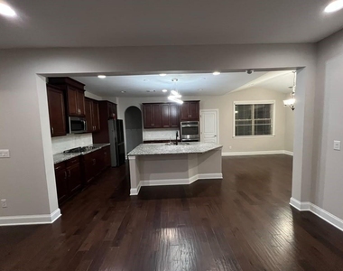 620 Leland Parkway - Photo Thumbnail 4