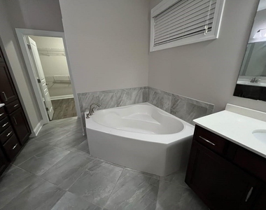 620 Leland Parkway - Photo Thumbnail 18