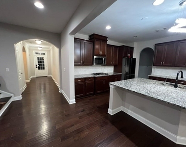 620 Leland Parkway - Photo Thumbnail 10