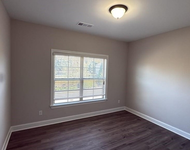 620 Leland Parkway - Photo Thumbnail 26